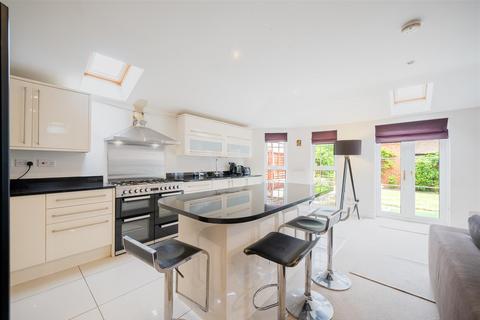 5 bedroom house to rent, St. Peters Way, Stratford-Upon-Avon