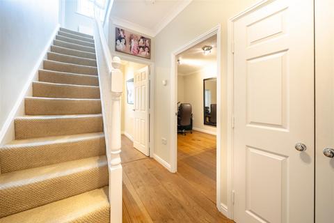 5 bedroom house to rent, St. Peters Way, Stratford-Upon-Avon