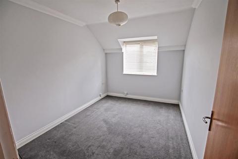 2 bedroom apartment to rent, West Dene Court, Warsash Road, Locks Heath