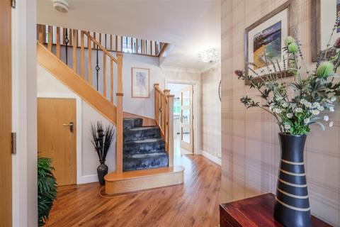 5 bedroom detached house for sale, Ryecroft Close, Lightcliffe, Halifax