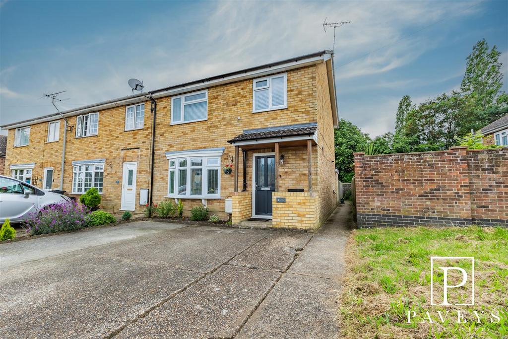 Hilltop Crescent, Weeley 3 bed end of terrace house for sale £270,000