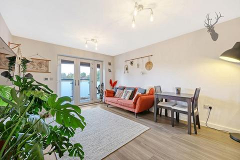 2 bedroom apartment for sale, Newmans Lane, Loughton