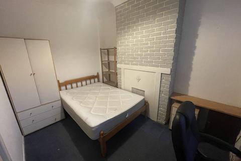 4 bedroom house share to rent, Birmingham B28