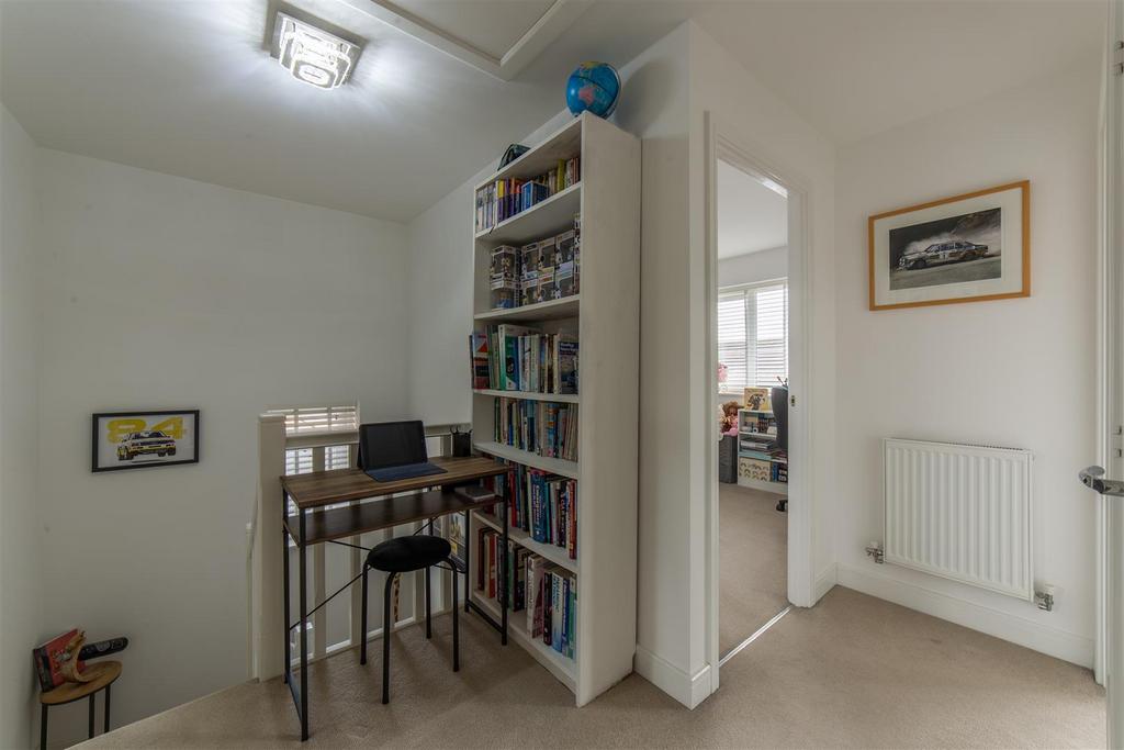 120 Cwrt Celyn-7.jpg