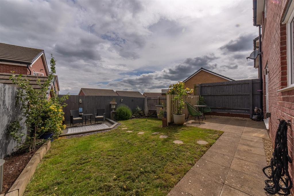 120 Cwrt Celyn-19.jpg