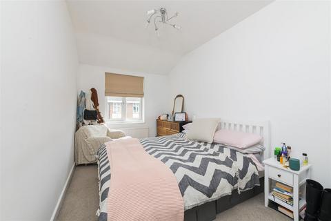 423 Garratt Lane, London, SW18 4SL