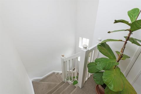 423 Garratt Lane, London, SW18 4SL