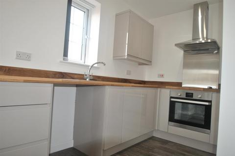 2 bedroom apartment to rent, Somersby Avenue, Sprotbrough