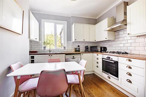 2 bedroom house for sale, Millers Road, Brighton