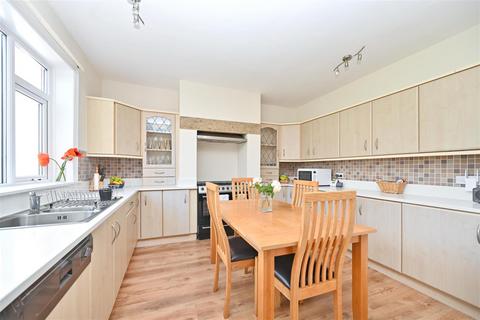 4 bedroom semi-detached house for sale, Greenfield Avenue, Guiseley, Leeds