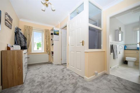 2 bedroom apartment for sale, Tranfield Close, Guiseley, Leeds