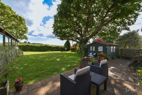 4 bedroom detached house for sale, *Chain Free* Alverstone Garden Village, Sandown