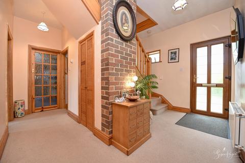 4 bedroom detached house for sale, *Chain Free* Alverstone Garden Village, Sandown