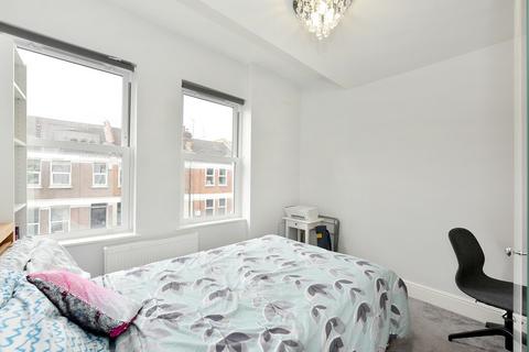 3 bedroom flat to rent, Hoyle Road, Tooting, SW17
