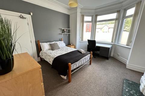 5 bedroom house share to rent, Yew Street, Salford,
