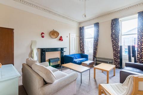 4 bedroom flat to rent, 0610L – East Claremont Street, Edinburgh, EH7 4JR