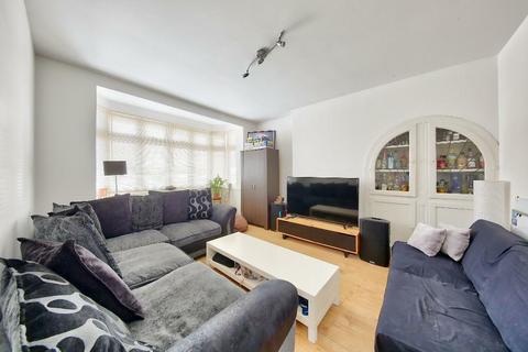4 bedroom end of terrace house to rent, Martin Way, Morden, SM4
