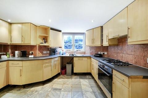 6 bedroom semi-detached house to rent, Belmont Hill, London, SE13