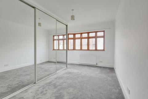 2 bedroom apartment for sale, London Road, Leigh-on-sea, SS9