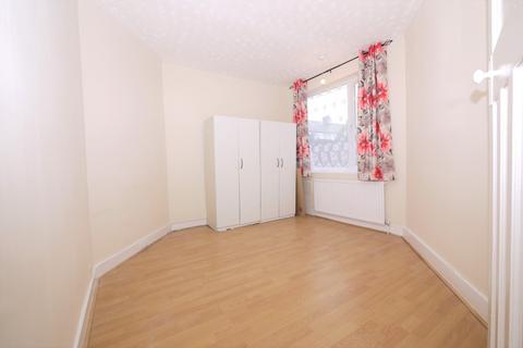2 bedroom ground floor maisonette for sale, Church Road, London, E12