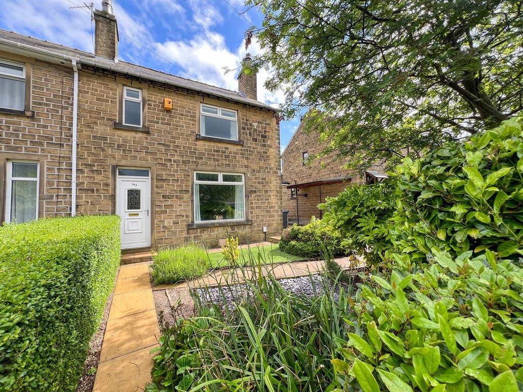Moor Lane, Huddersfield HD4 3 bed end of terrace house for sale £230,000