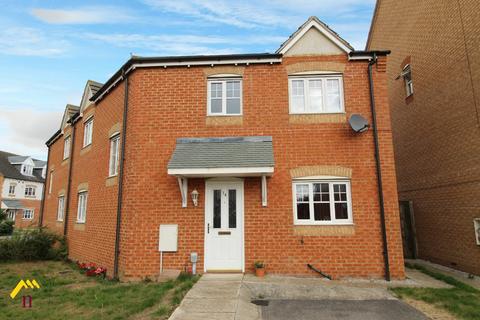 3 bedroom semi-detached house to rent, Hainsworth Park, Hull HU6