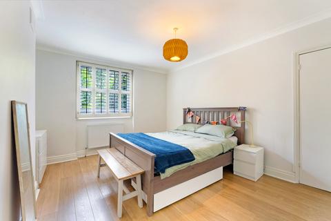 1 bedroom flat for sale, Disraeli Road, SW15