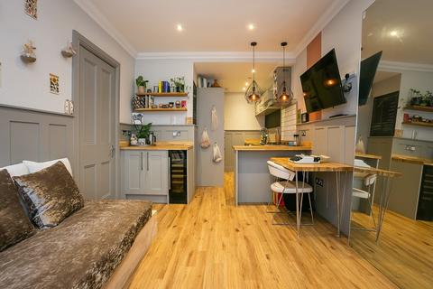 1 bedroom ground floor flat for sale, Upper Grove Place, Fountainbridge, Edinburgh, EH3