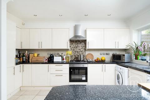 47 Greenfield Gardens, London, NW2 1HT