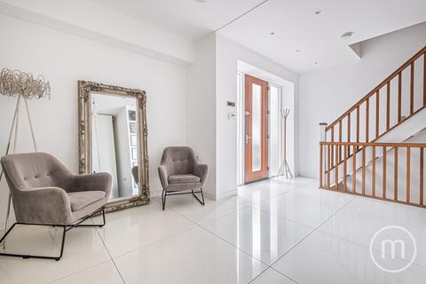 4 bedroom end of terrace house for sale, Wentworth Road, London NW11