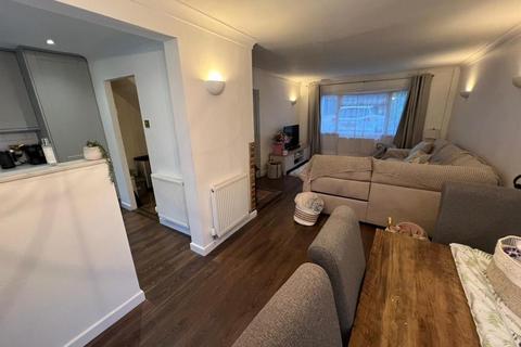 3 bedroom terraced house to rent, Guildford GU3