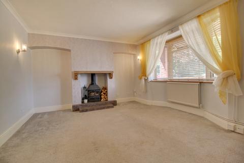 3 bedroom semi-detached house to rent, South Avenue, Sittingbourne ME10