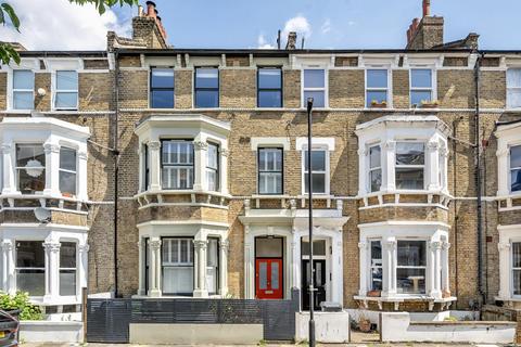 3 bedroom flat for sale, Clitheroe Road, Clapham
