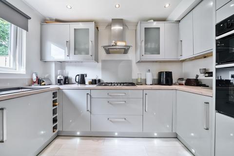 7 The Glades, Gravesend, DA12 5ES