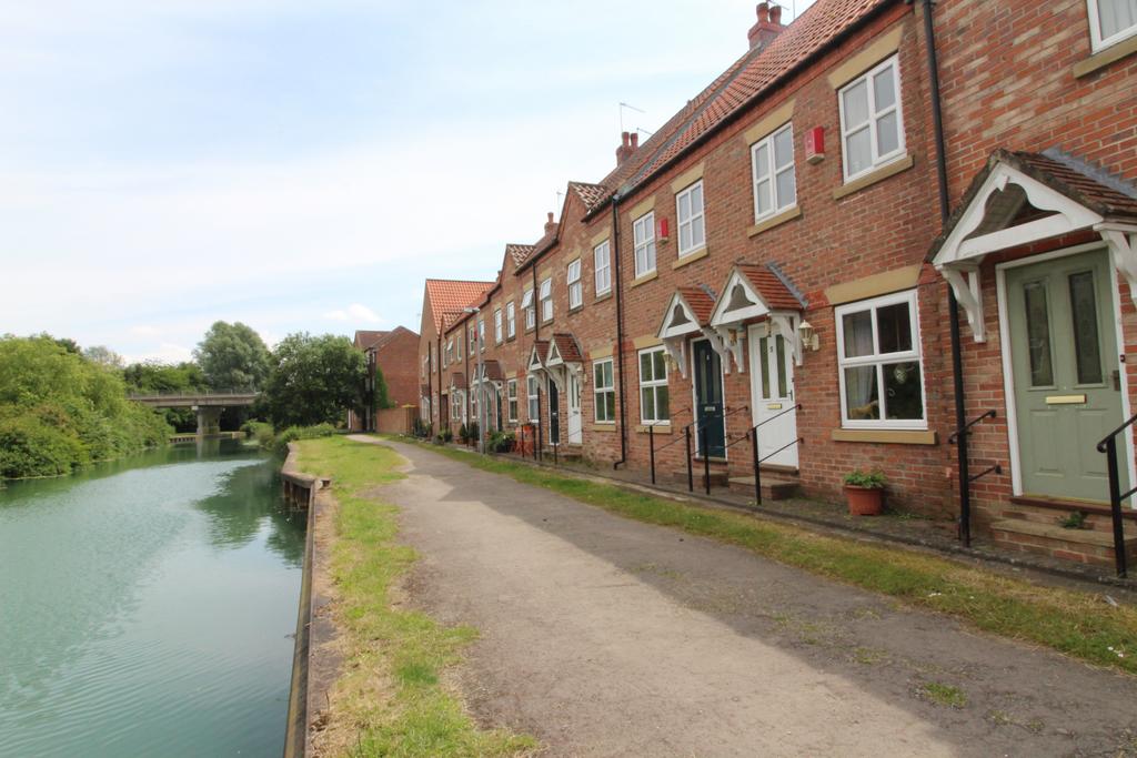 2 Bedroom House - terraced for Sale