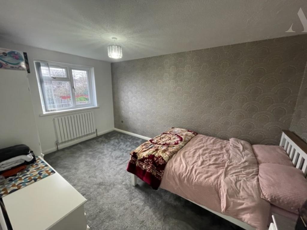 23 cottersfield road bed 2