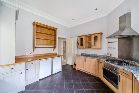 2 bedroom flat to rent, St. Marys Walk, Harrogate, North Yorkshire, HG2