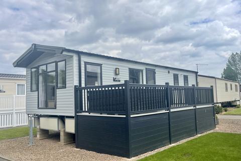 2 bedroom holiday park home for sale, Tiddington Road, Stratford-upon-Avon CV37