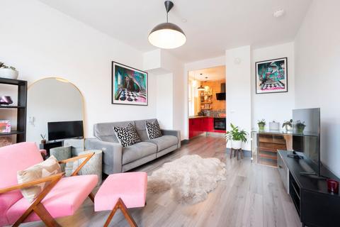 Flat 1, Suffolk House, 19 Princes Road, Weybridge, KT13 9BH
