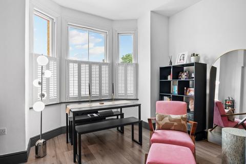 Flat 1, Suffolk House, 19 Princes Road, Weybridge, KT13 9BH