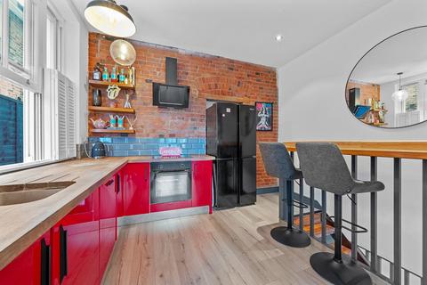 Flat 1, Suffolk House, 19 Princes Road, Weybridge, KT13 9BH