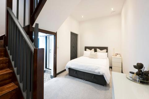 Flat 1, Suffolk House, 19 Princes Road, Weybridge, KT13 9BH