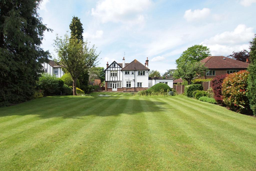 Ewell Downs Road, Ewell, KT17 4 bed detached house for sale £1,500,000