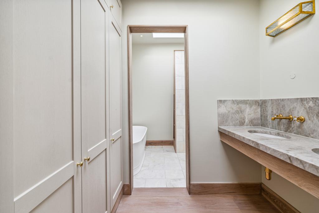 Principal Bathroom
