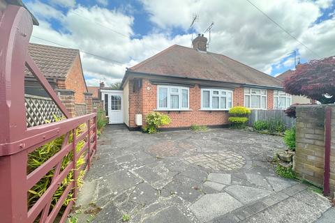 2 bedroom semi-detached bungalow for sale, Wallace Crescent, Chelmsford, CM2