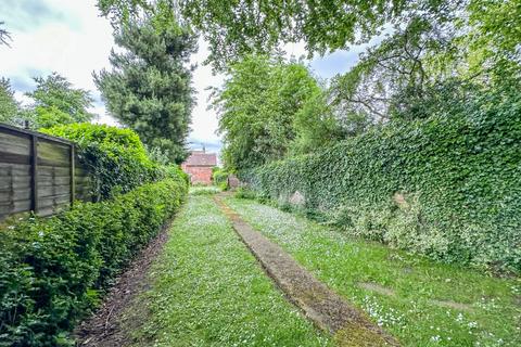 32b Burgate, Barton-upon-humber, DN18 5EZ