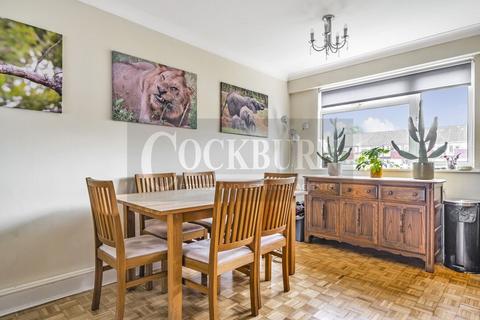 13 Alanthus Close, London, SE12 8RE