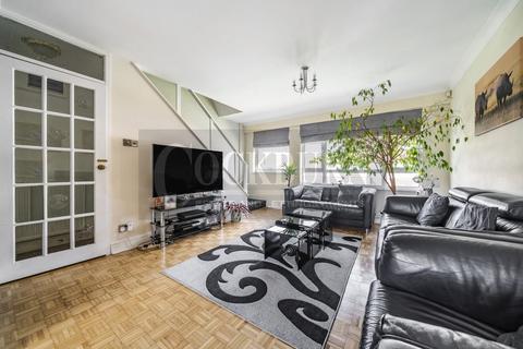 13 Alanthus Close, London, SE12 8RE