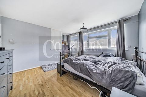 13 Alanthus Close, London, SE12 8RE