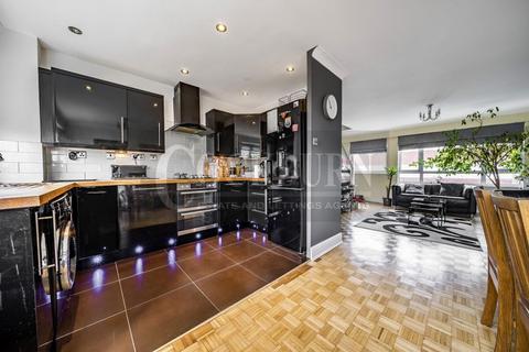 13 Alanthus Close, London, SE12 8RE